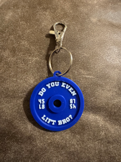 Weight Plate Gym Keychain – 3D Printed Miniature Barbell Bumper Plate Keyring – Funny Fitness Novelty Accessory, Workout Bag Charm & Motivational Gym Gift for Bodybuilders, Weightlifters & Powerlifters