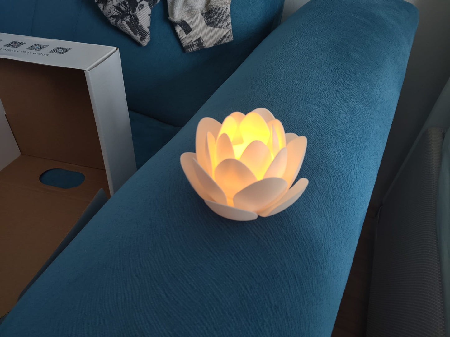 Lotus Flower Tea Light Lamp