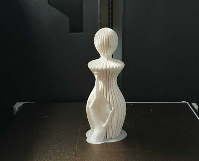 Motherhood Bond Statues – Handcrafted 3D Minimalist Figurines (1-4 Children) | Personalized Family Keepsake & Home Decor
