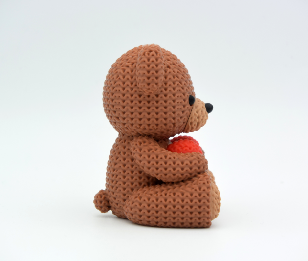Textured "Knitted-Look" Teddy Bear – 3D Heart-Holding Bear Figurine | Cozy Desktop Decor & Sentimental Gift for Mom