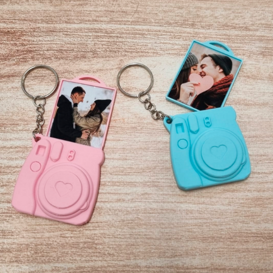 Camera Keychain with Internal Photo Frame Holder | Personalized Mini Picture Frame Keychain for Passport Size Photos | Cute Vintage 3D Printed Keyring Gift for Anniversaries, Birthdays & Couples