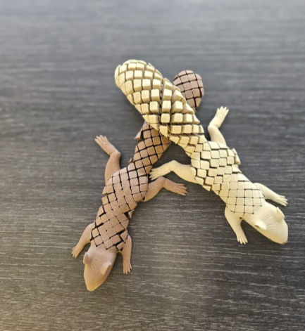 Flexi-Squirrel: Adorable Articulated Woodland Fidget Companion