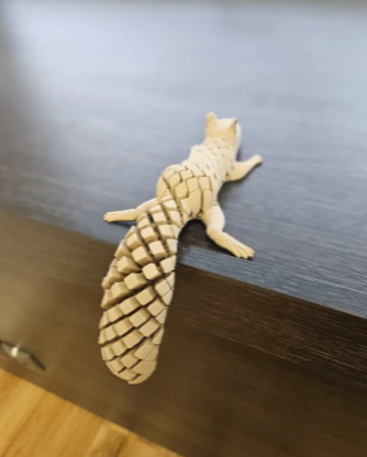 Flexi-Squirrel: Adorable Articulated Woodland Fidget Companion