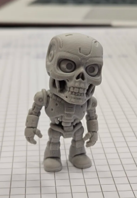 Mini Articulated Skeleton Cyborg Fidget Toy – 3D Printed Pocket-Sized Sci-Fi Robot