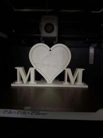 Illuminated "MOM" Infinity Heart Ornament – 3D Light-Up Mother’s Day Desk Lamp & Night Light | Glowing Keepsake Gift